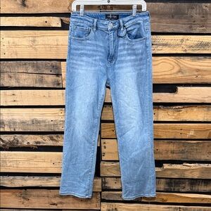 Risen High Rise Straight Leg Medium Wash Jeans Size 11/30 NWOT